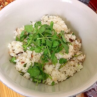 シンプルな味わい♪長いもとクレソンの炊き込みごはん